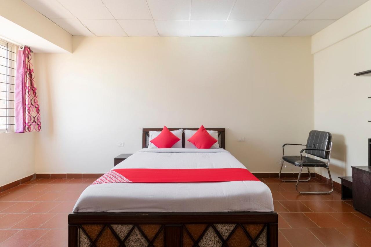 Hotel Oyo 49073 Whitefield Comforts Bangalore Esterno foto