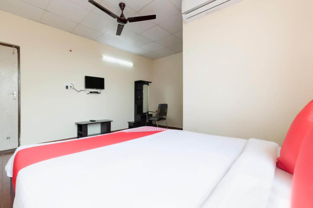 Hotel Oyo 49073 Whitefield Comforts Bangalore Esterno foto