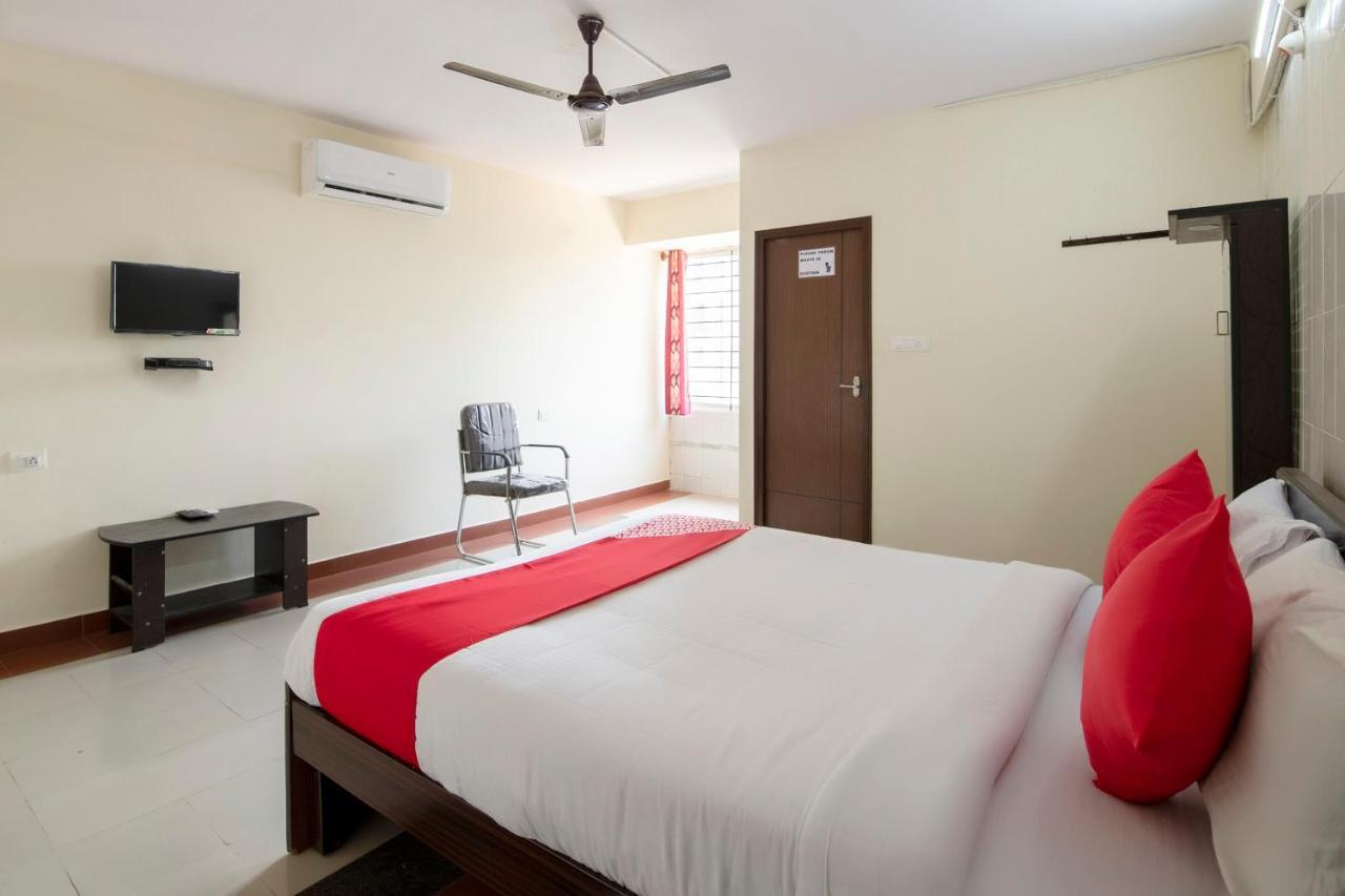 Hotel Oyo 49073 Whitefield Comforts Bangalore Esterno foto