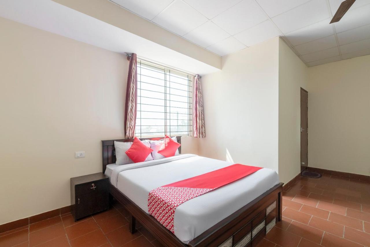 Hotel Oyo 49073 Whitefield Comforts Bangalore Esterno foto