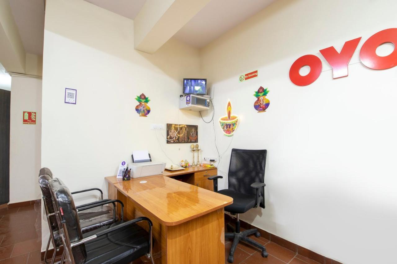 Hotel Oyo 49073 Whitefield Comforts Bangalore Esterno foto