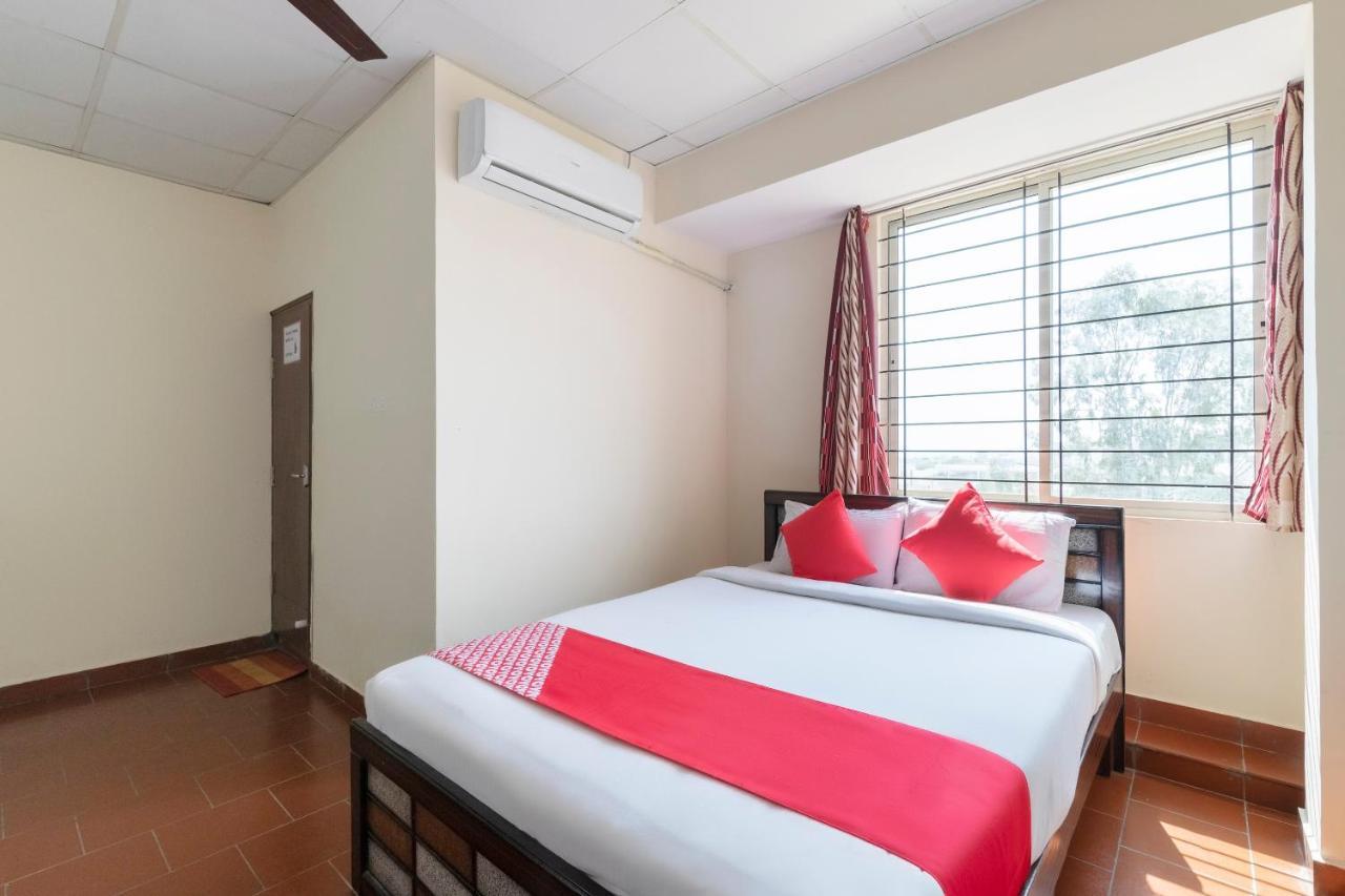 Hotel Oyo 49073 Whitefield Comforts Bangalore Esterno foto