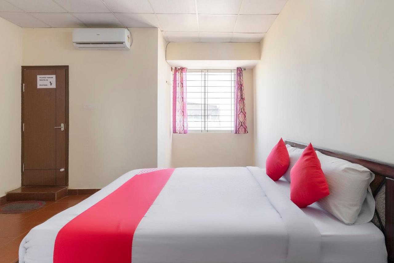 Hotel Oyo 49073 Whitefield Comforts Bangalore Esterno foto